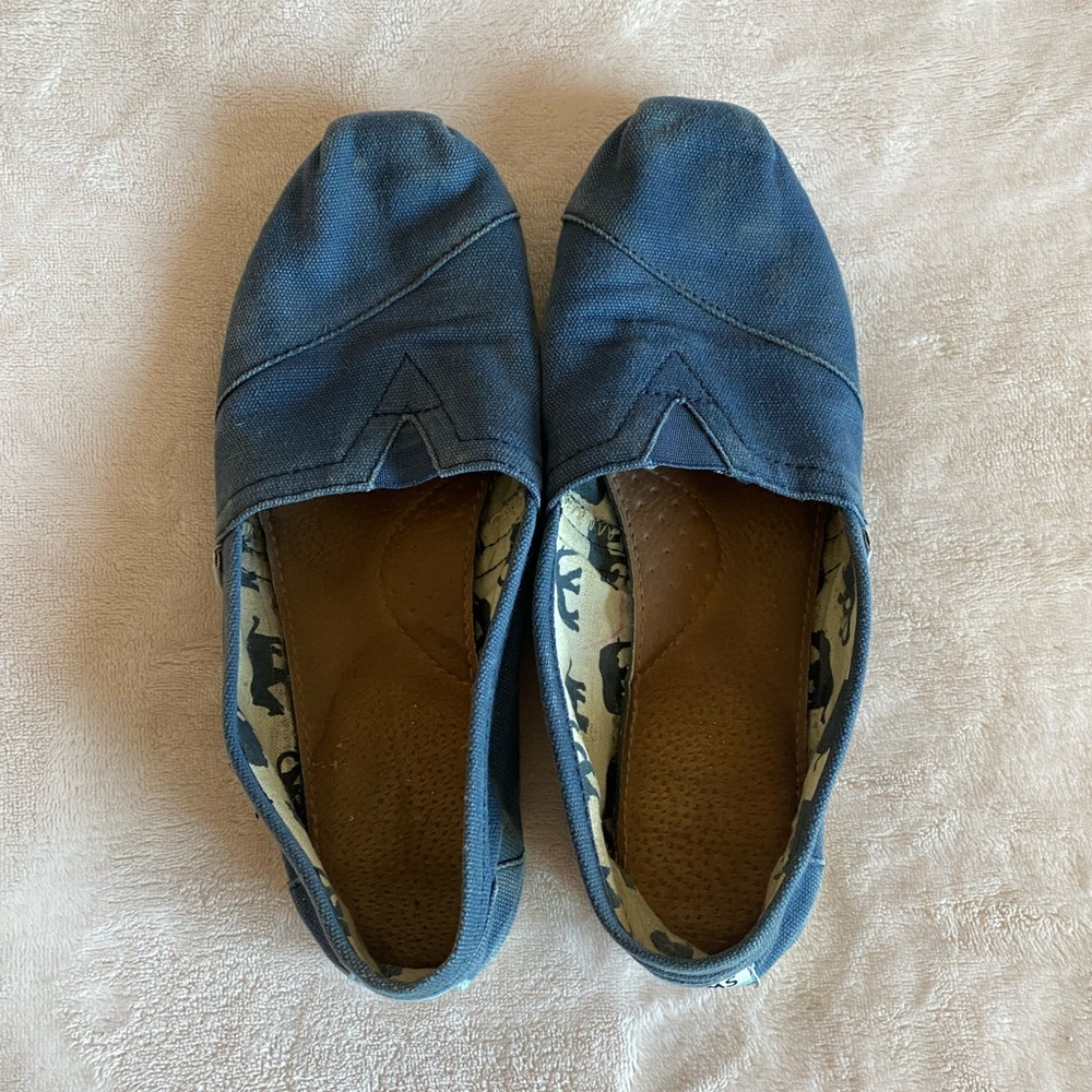 Size 6.5 Blue Toms